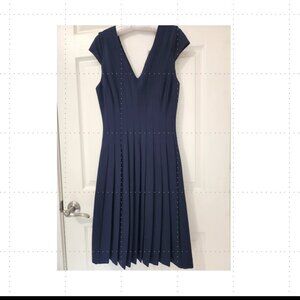 White House Black Market Navy V-Neck Pleated Dress Size 4 NWT